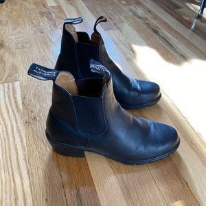 Blundstone BL 1671 Heeled Boot in Black Size 9